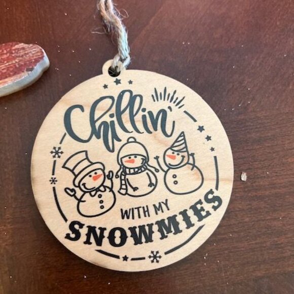 Set Of 3 Wooden Holiday Ornaments With Cardinal & Festive Messages wine snowmen - Picture 2 of 5